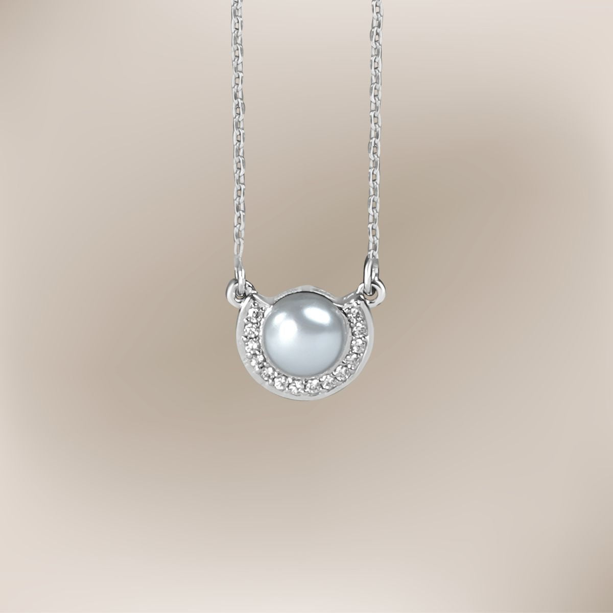 Silver Classic Pearl Pendant for DIVAs